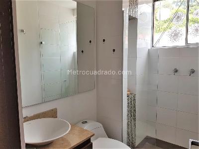Casa de 3 alcobas en venta en El Atravezado, Envigado, 204 m² · foto 14 de 18