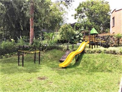 Casa de 3 alcobas en venta en El Atravezado, Envigado, 204 m² · foto 18 de 18