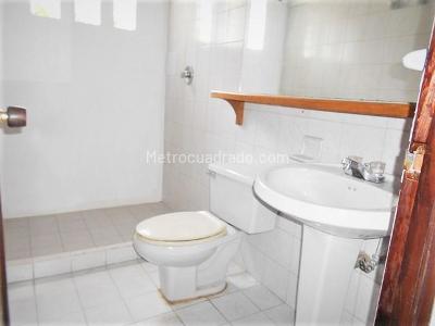 Casa en arriendo en El Poblado, Medellín · foto 12 de 13