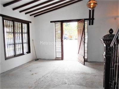 Casa en arriendo en El Poblado, Medellín · foto 2 de 13