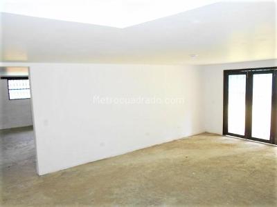 Casa en arriendo en El Poblado, Medellín · foto 3 de 13