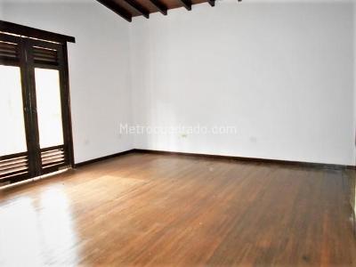 Casa en arriendo en El Poblado, Medellín · foto 8 de 13