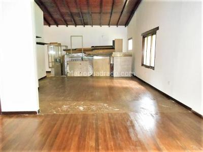 Casa en arriendo en El Poblado, Medellín · foto 9 de 13