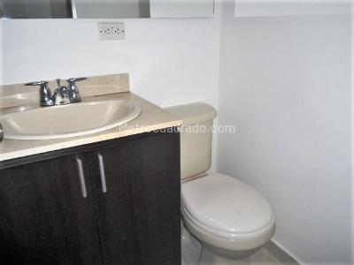 Apartamento de 3 alcobas en arriendo en Los Balsos, Medellín, 80 m² · foto 11 de 12