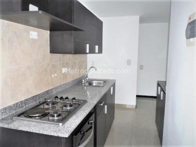 Apartamento de 3 alcobas en arriendo en Los Balsos, Medellín, 80 m² · foto 4 de 12