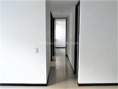 Apartamento de 3 alcobas en arriendo en Los Balsos, Medellín, 80 m² · foto 5 de 12