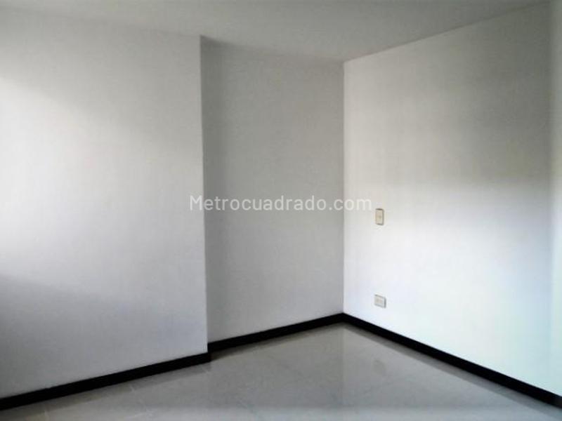 Apartamento de 3 Alcobas en El Poblado cerca de Mall e Iglesia - 9