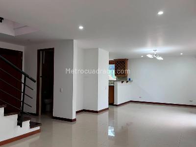 Casa de 3 alcobas en venta en Loma Del Chocho, Envigado, 230 m² · foto 2 de 20