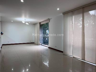Casa de 3 alcobas en venta en Loma Del Chocho, Envigado, 230 m² · foto 4 de 20