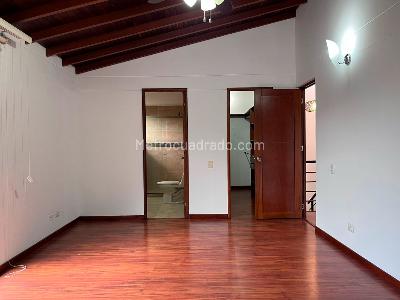 Casa de 3 alcobas en venta en Loma Del Chocho, Envigado, 230 m² · foto 10 de 20