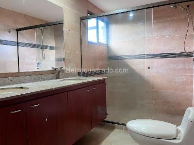 Casa de 3 alcobas en venta en Loma Del Chocho, Envigado, 230 m² · foto 17 de 20