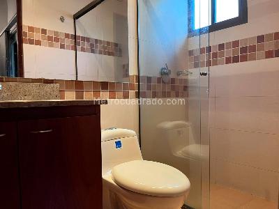 Casa de 3 alcobas en venta en Loma Del Chocho, Envigado, 230 m² · foto 18 de 20