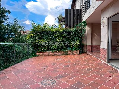 Casa de 3 alcobas en venta en Loma Del Chocho, Envigado, 230 m² · foto 19 de 20