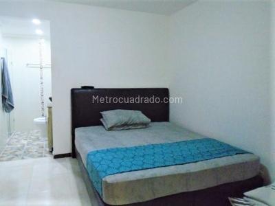 Apartamento de 2 alcobas en venta en El Poblado, Medellín, 150 m² · foto 10 de 13