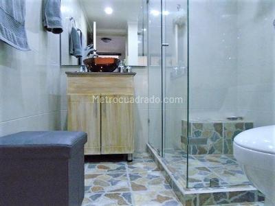 Apartamento de 2 alcobas en venta en El Poblado, Medellín, 150 m² · foto 12 de 13