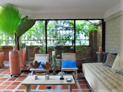 Apartamento de 2 alcobas en venta en El Poblado, Medellín, 150 m² · foto 4 de 13