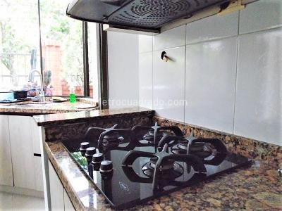 Apartamento de 2 alcobas en venta en El Poblado, Medellín, 150 m² · foto 6 de 13