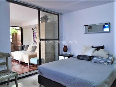 Apartamento de 2 alcobas en venta en El Poblado, Medellín, 150 m² · foto 8 de 13