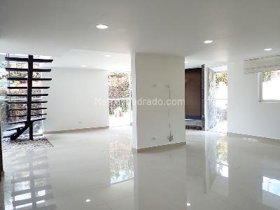 Casa de 4 alcobas en venta en Alto Del Escobero, Envigado, 425 m² · foto 2 de 20