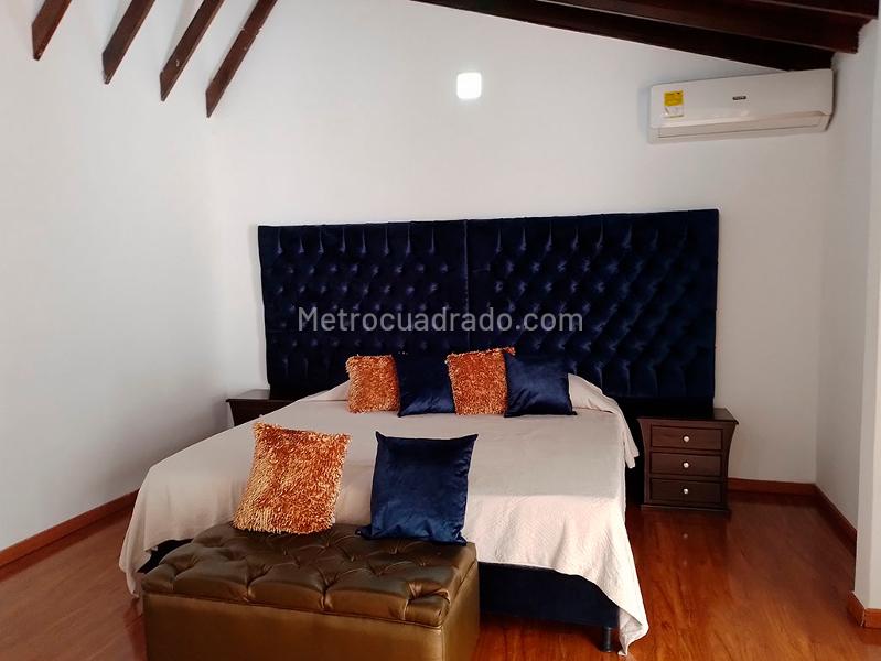 Furnished 4BR House with Pool in El Poblado - 8
