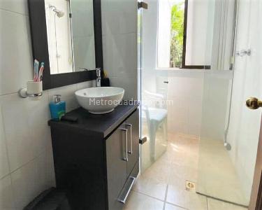 Apartamento de 3 alcobas en venta en El Poblado, Medellín, 237 m² · foto 13 de 17