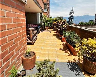 Apartamento de 3 alcobas en venta en El Poblado, Medellín, 237 m² · foto 16 de 17