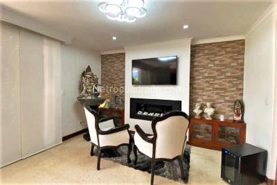 Apartamento de 3 alcobas en venta en El Poblado, Medellín, 237 m² · foto 2 de 17