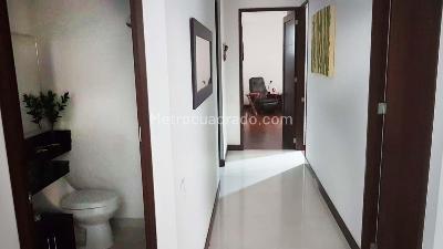 Apartamento de 3 alcobas en venta en El Poblado, Medellín, 142 m² · foto 6 de 9