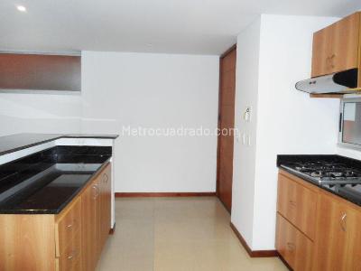 Apartamento de 2 alcobas en arriendo en El Poblado, Medellín, 130 m² · foto 5 de 10