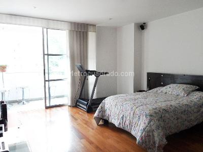 Apartamento de 3 alcobas en arriendo en El Poblado, Medellín, 250 m² · foto 10 de 16