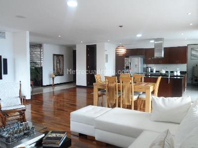 Apartamento de 3 alcobas en arriendo en El Poblado, Medellín, 250 m² · foto 2 de 16