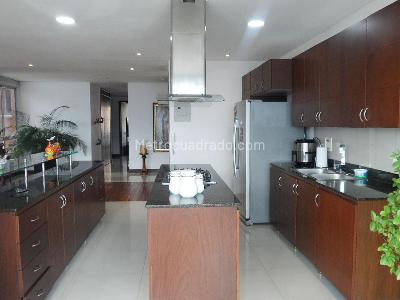 Apartamento de 3 alcobas en arriendo en El Poblado, Medellín, 250 m² · foto 5 de 16