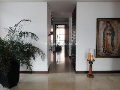Apartamento de 3 alcobas en arriendo en El Poblado, Medellín, 250 m² · foto 7 de 16