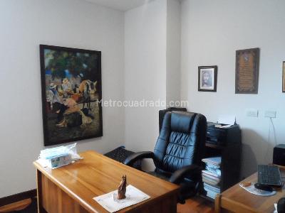 Apartamento de 3 alcobas en arriendo en El Poblado, Medellín, 250 m² · foto 8 de 16