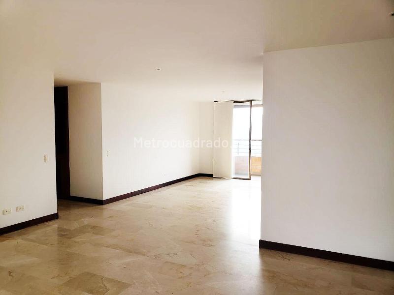3BR Apartment for Rent/Sale in Gated Unit near Mall del Este in El Tesoro - 2