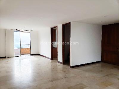 Apartamento en venta en El Poblado, Medellín · foto 3 de 18