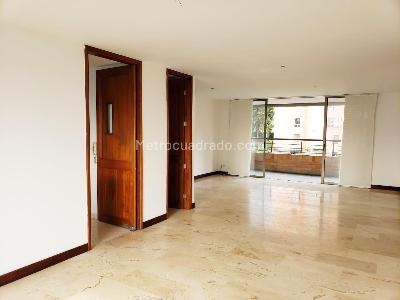 Apartamento en venta en El Poblado, Medellín · foto 4 de 18