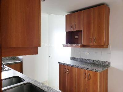 Apartamento en venta en El Poblado, Medellín · foto 5 de 18