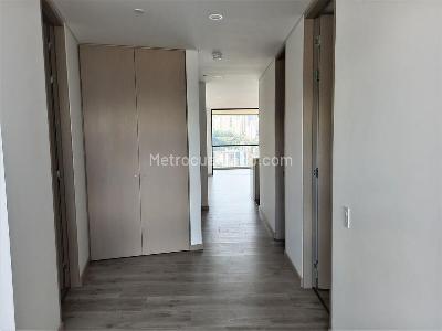 Apartamento de 2 alcobas en venta en El Poblado, Medellín, 148 m² · foto 14 de 20