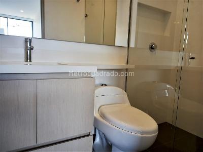 Apartamento de 2 alcobas en venta en El Poblado, Medellín, 148 m² · foto 18 de 20