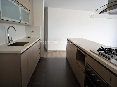 Apartamento de 2 alcobas en venta en El Poblado, Medellín, 148 m² · foto 9 de 20