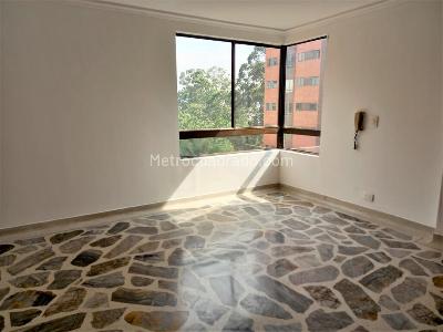Apartamento de 3 alcobas en venta en El Poblado, Medellín, 147 m² · foto 10 de 19