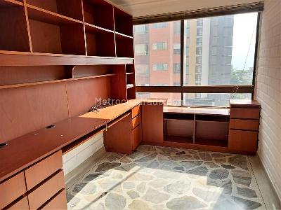 Apartamento de 3 alcobas en venta en El Poblado, Medellín, 147 m² · foto 13 de 19