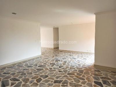 Apartamento de 3 alcobas en venta en El Poblado, Medellín, 147 m² · foto 2 de 19