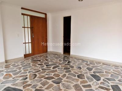 Apartamento de 3 alcobas en venta en El Poblado, Medellín, 147 m² · foto 3 de 19