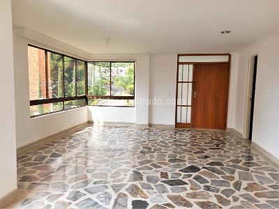 Apartamento de 3 alcobas en venta en El Poblado, Medellín, 147 m² · foto 4 de 19