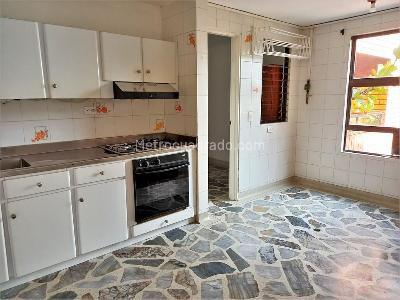Apartamento de 3 alcobas en venta en El Poblado, Medellín, 147 m² · foto 8 de 19