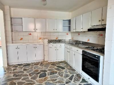 Apartamento de 3 alcobas en venta en El Poblado, Medellín, 147 m² · foto 9 de 19