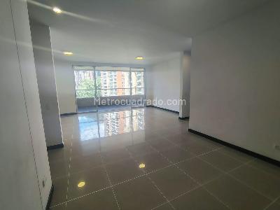 Apartamento de 3 alcobas en arriendo en El Poblado, Medellín, 140 m² · foto 2 de 20