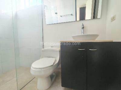 Apartamento de 3 alcobas en arriendo en El Poblado, Medellín, 140 m² · foto 19 de 20